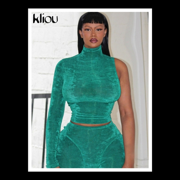 💋KLIOU HIGH STREET TWO PIECE SET w/ MOCK TURTLENECK AND FOOTIE PENCIL PANT!!! - Picture 5 of 16